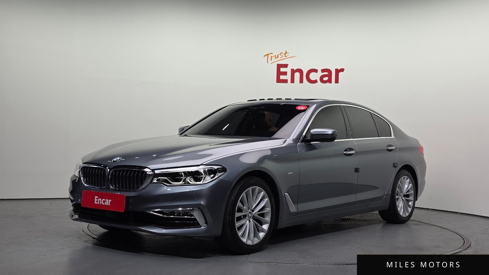 BMW 5 Series (G30) 2018 — фото 1 из 12