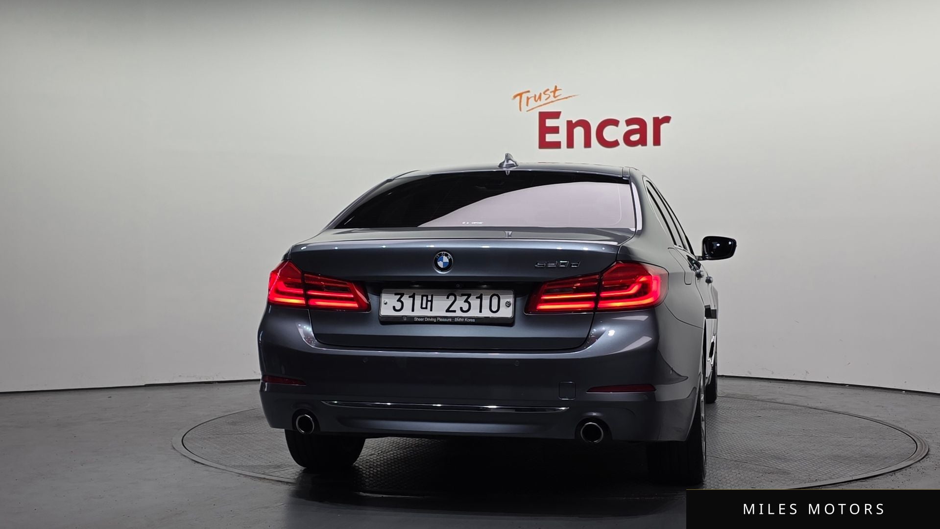 BMW 5 Series (G30) 2018 — миниатюра 4