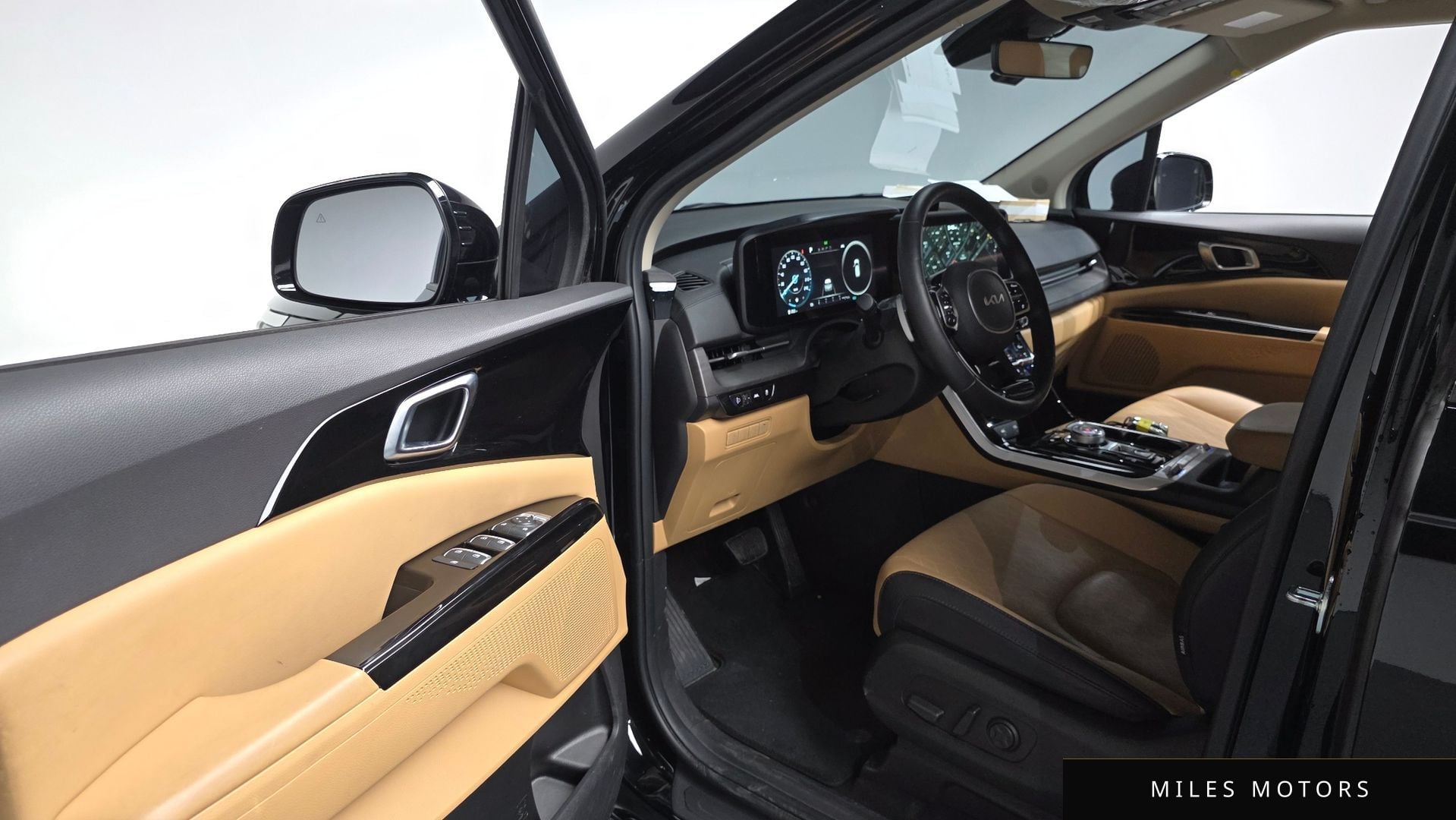 Kia Carnival 2023 — миниатюра 13