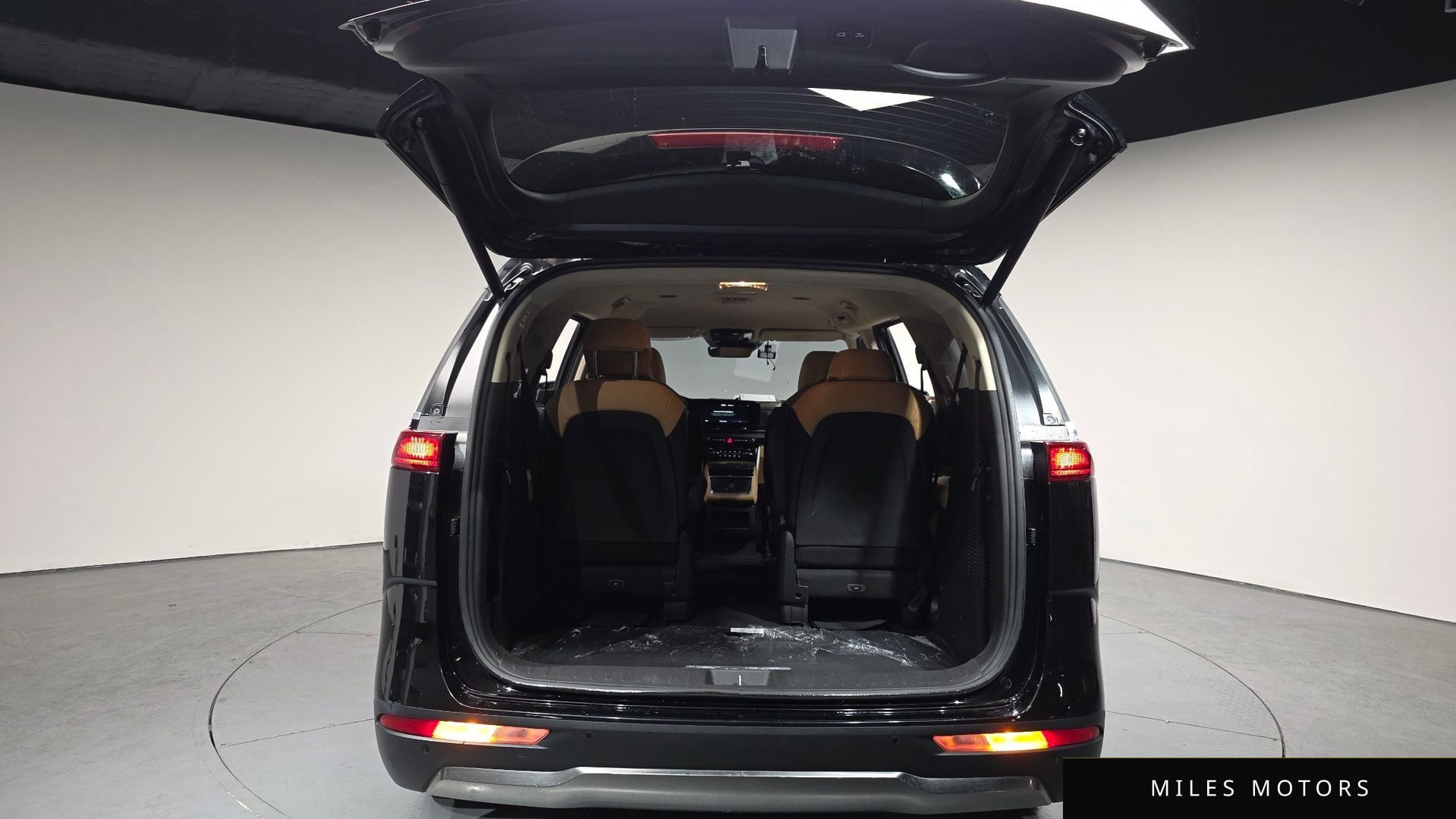 Kia Carnival 2023 — миниатюра 26