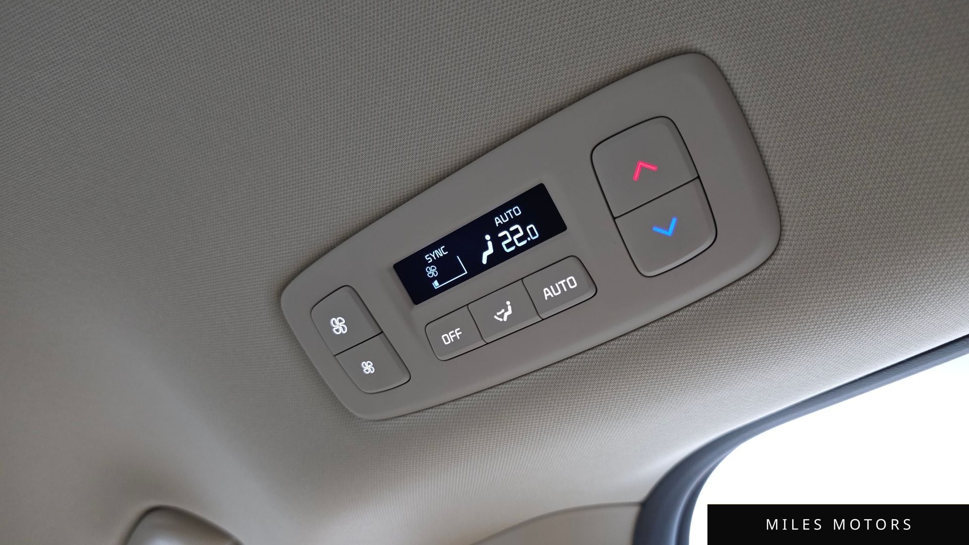 Kia Carnival 2023 — миниатюра 32