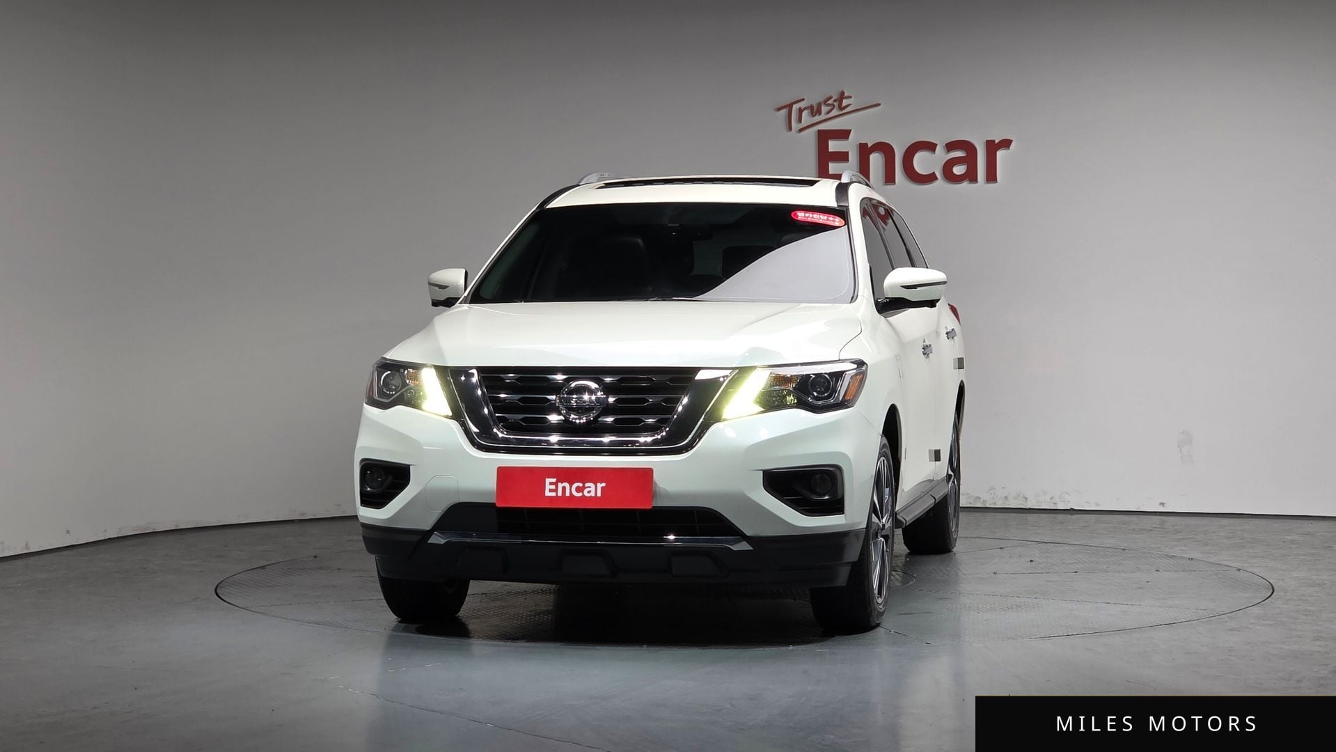 Nissan Pathfinder 2017 — миниатюра 2