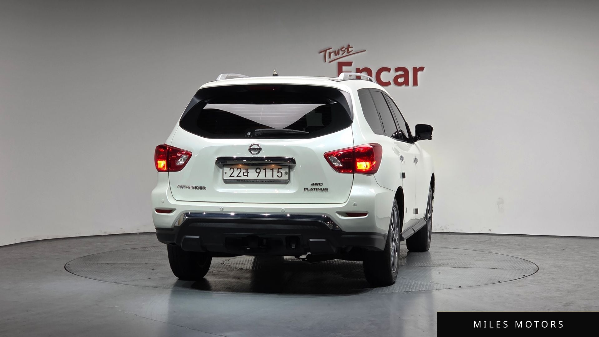 Nissan Pathfinder 2017 — миниатюра 3