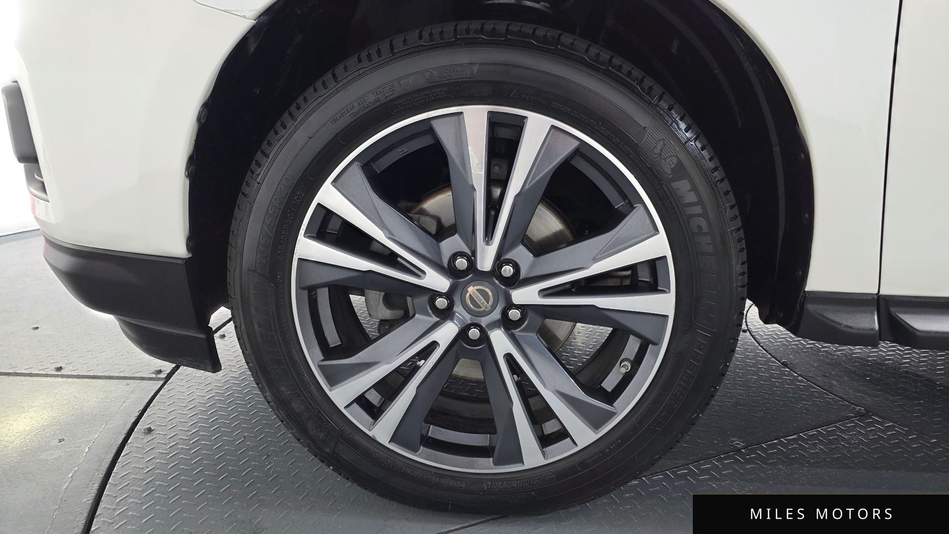 Nissan Pathfinder 2017 — миниатюра 4