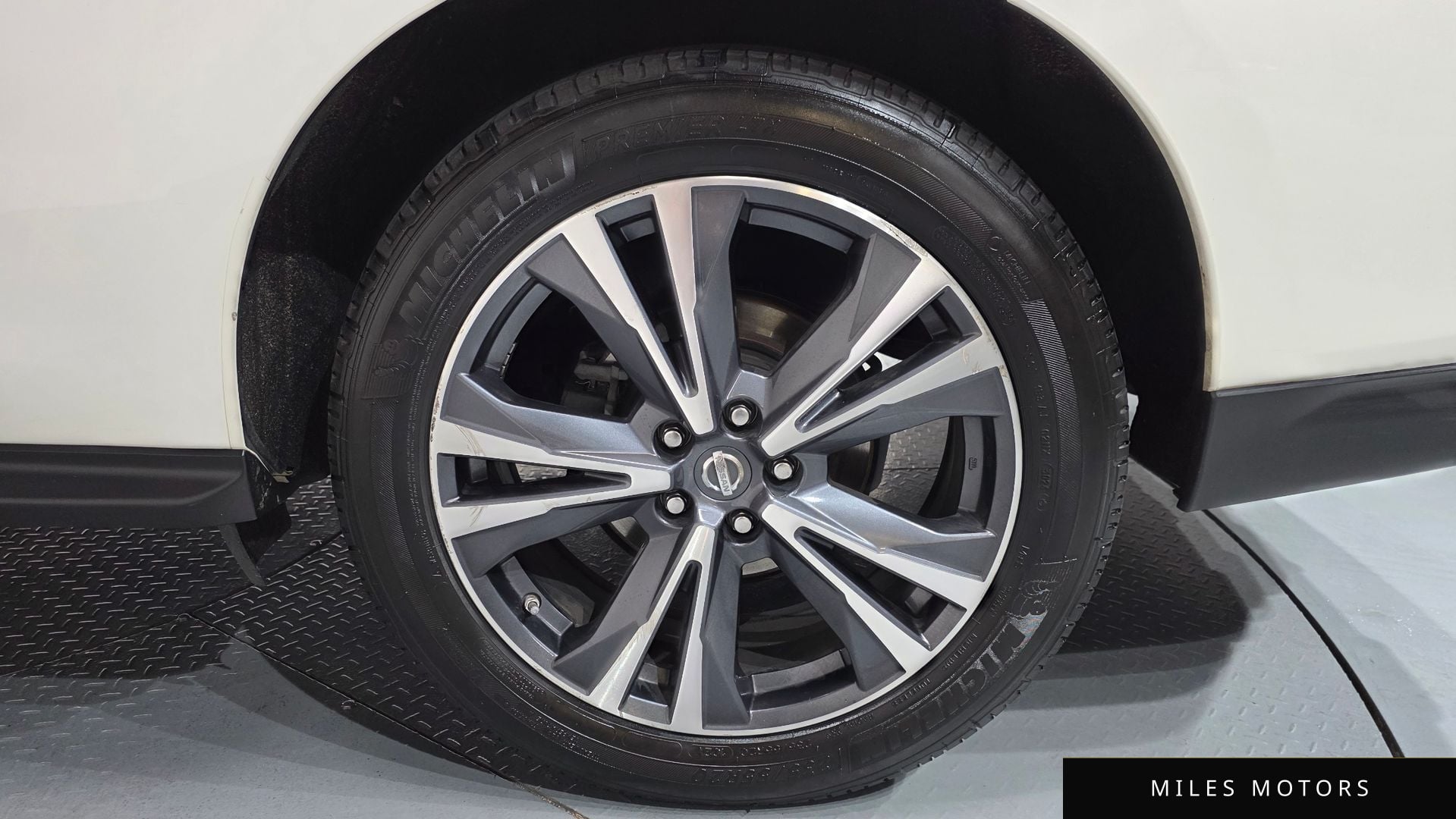 Nissan Pathfinder 2017 — миниатюра 6