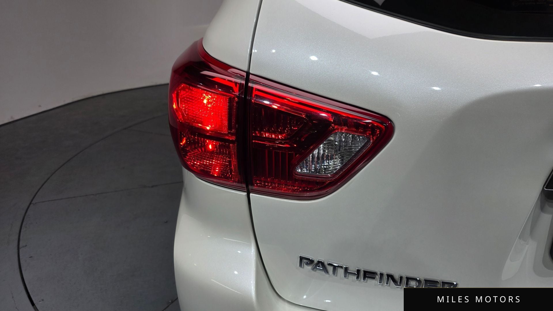 Nissan Pathfinder 2017 — миниатюра 8
