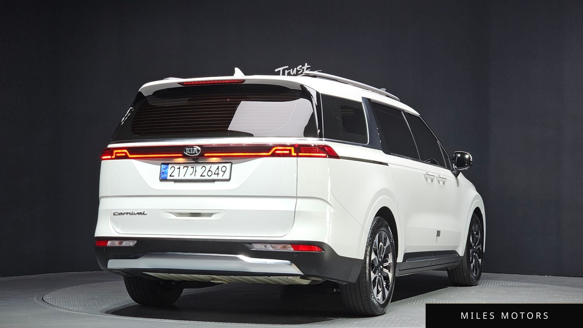 Kia Carnival 2021 — миниатюра 2
