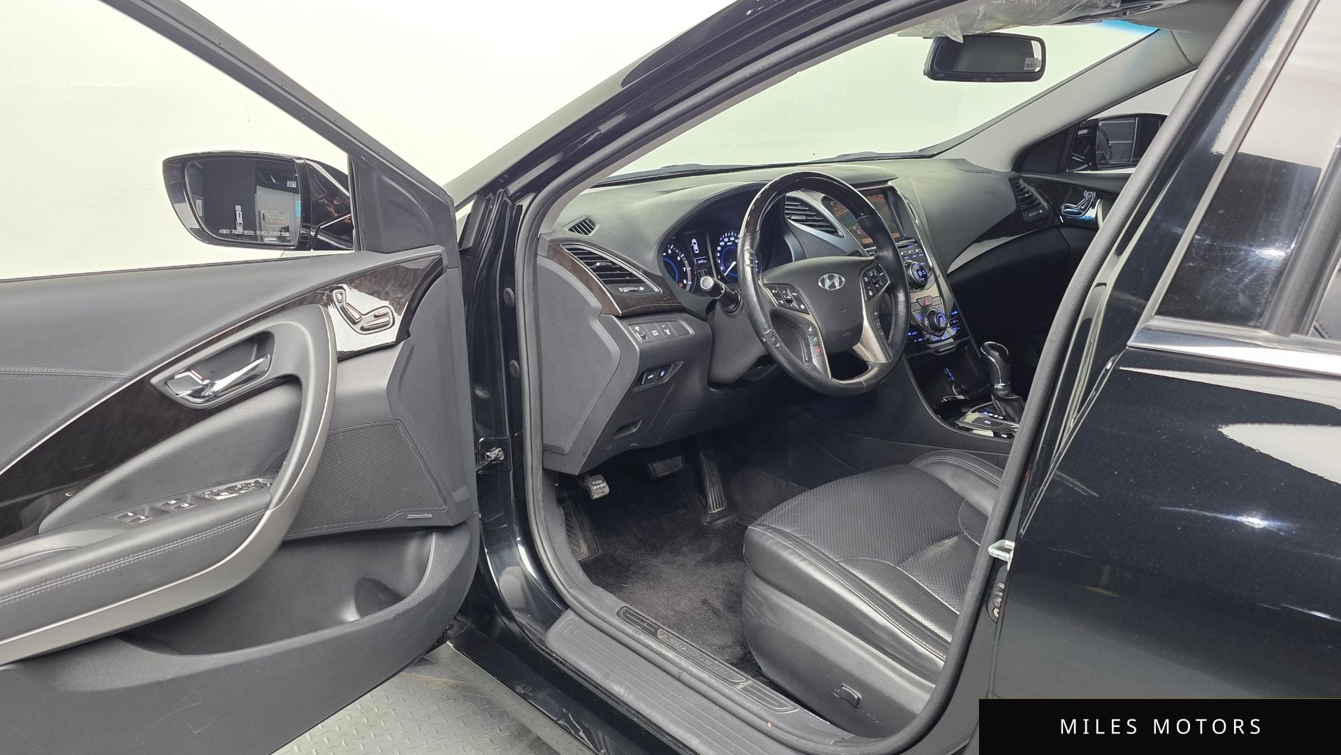 Hyundai Grandeur 2011 — миниатюра 10