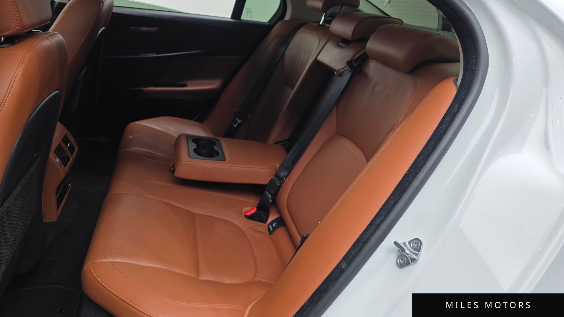 Jaguar XE 2016 — миниатюра 12