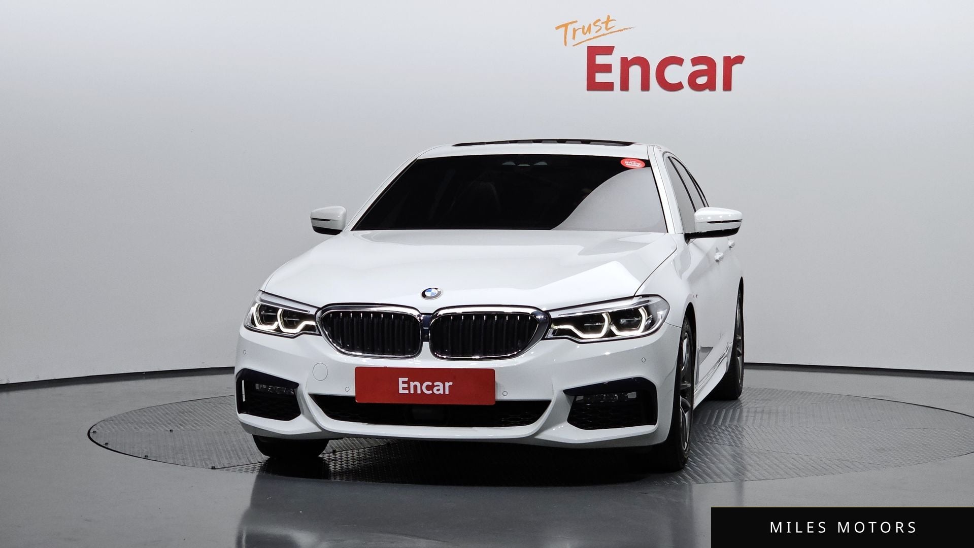 BMW 5 Series (G30) 2018 — миниатюра 3