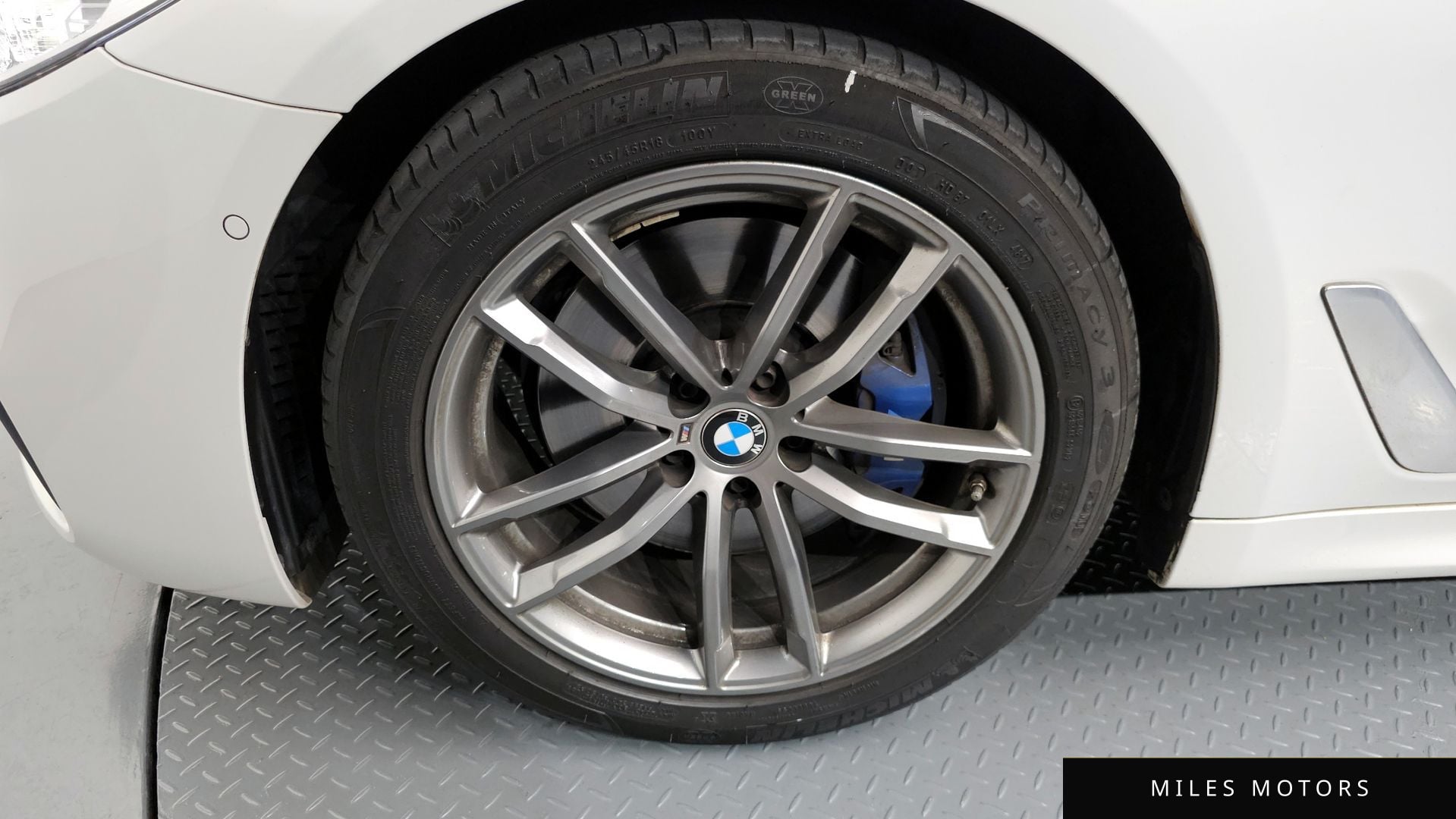 BMW 5 Series (G30) 2018 — миниатюра 5