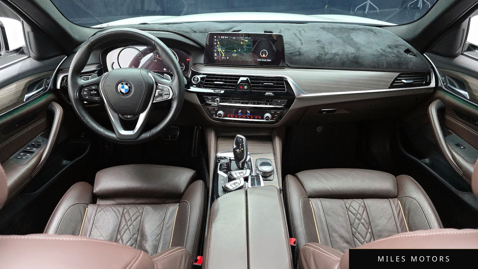 BMW 5 Series (G30) 2018 — миниатюра 10
