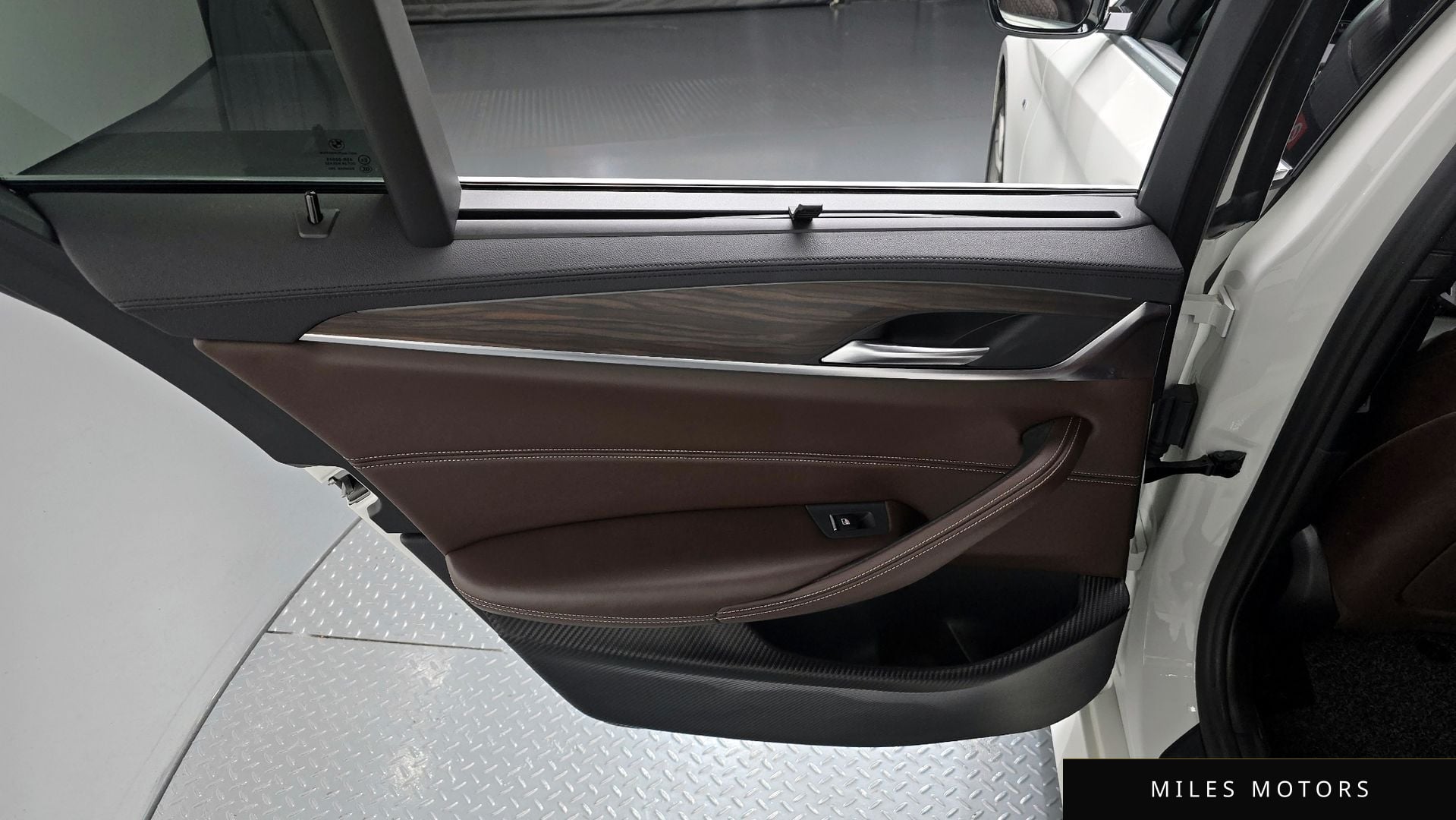BMW 5 Series (G30) 2018 — миниатюра 15