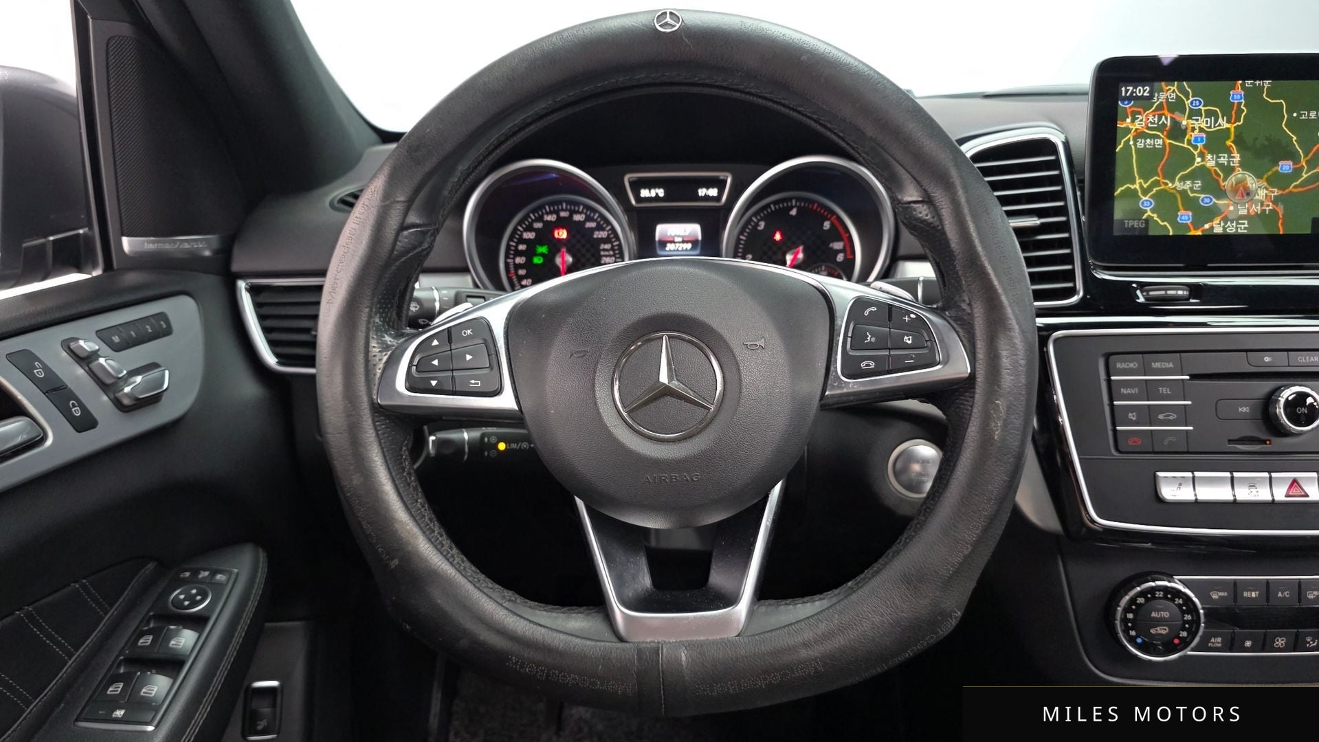 Mercedes-Benz GLE-Class W166 2017 — миниатюра 13