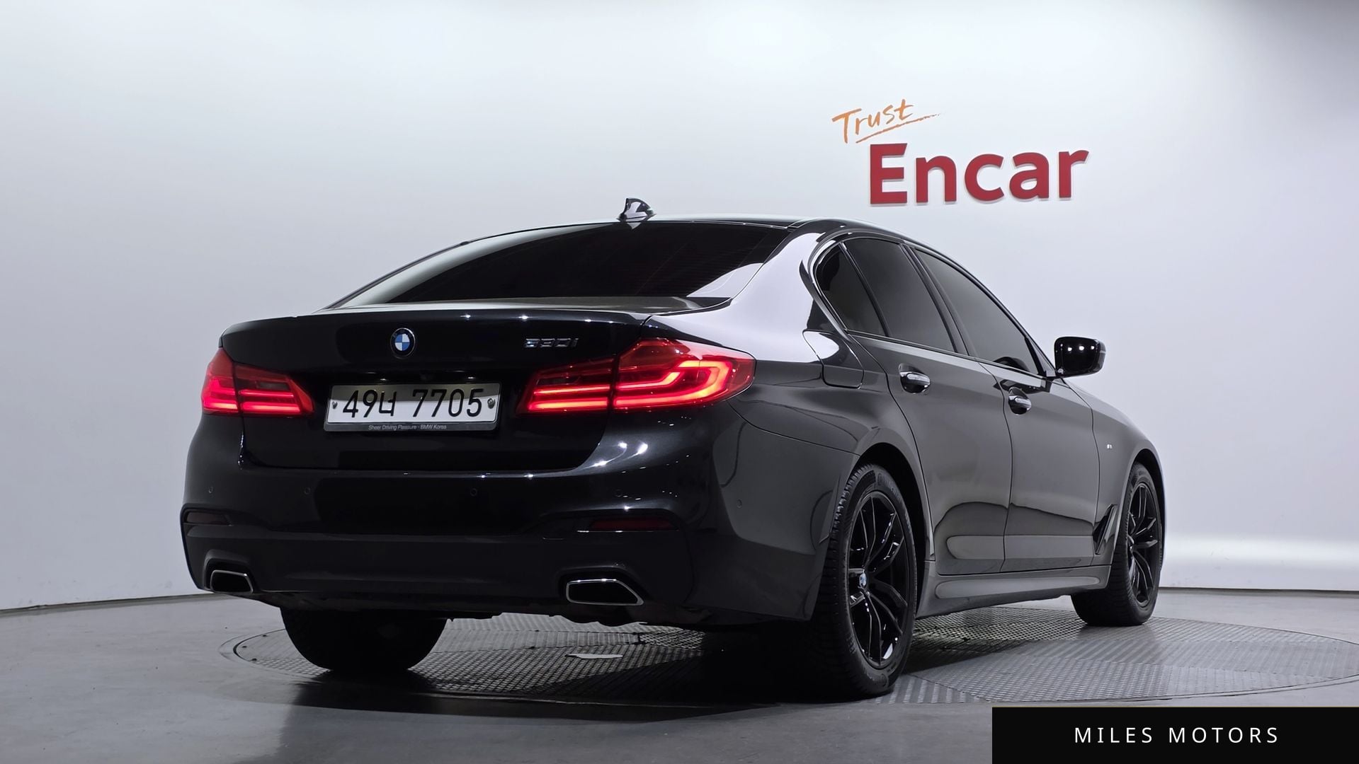 BMW 5 Series (G30) 2018 — миниатюра 2