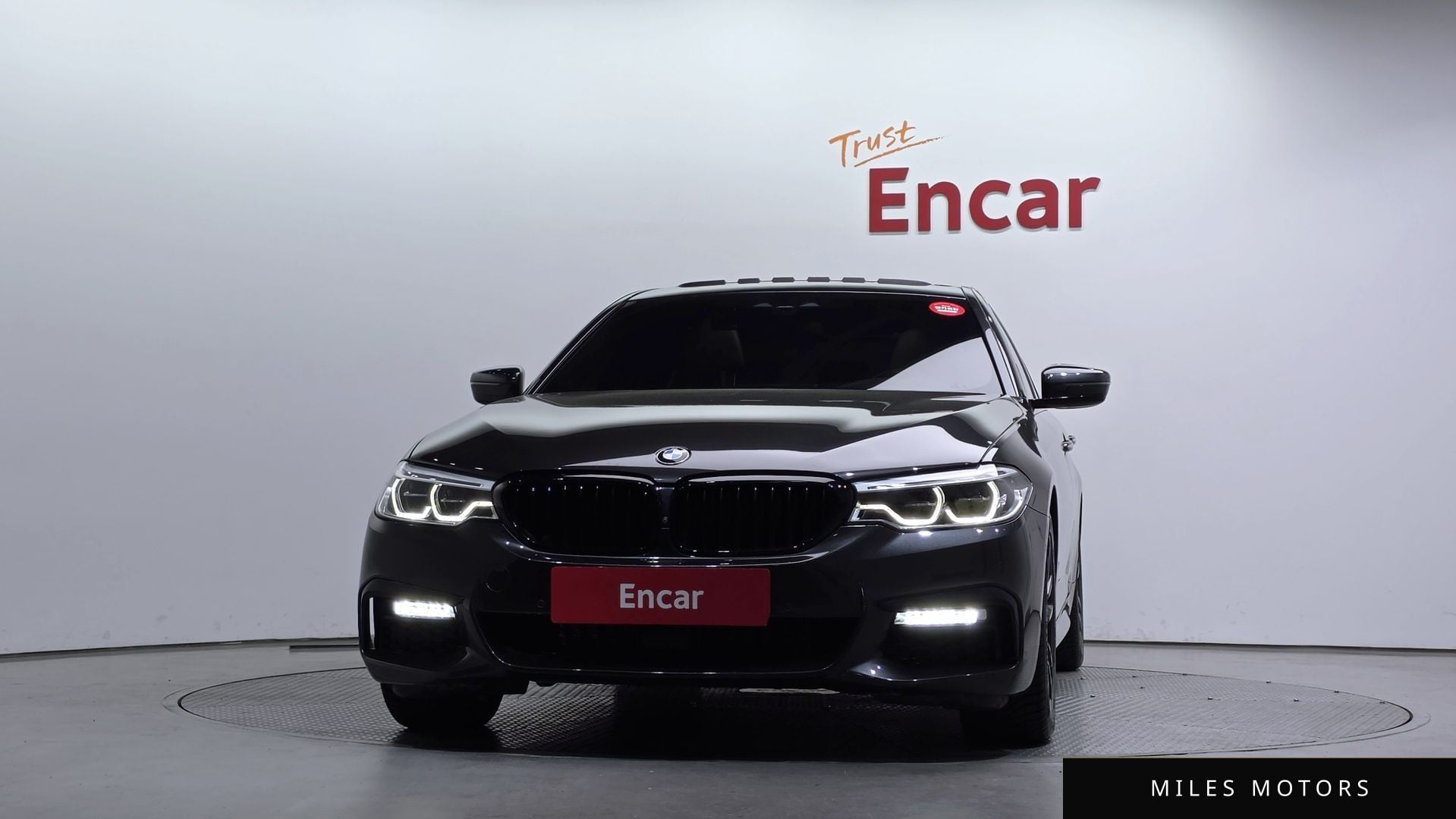 BMW 5 Series (G30) 2018 — миниатюра 3