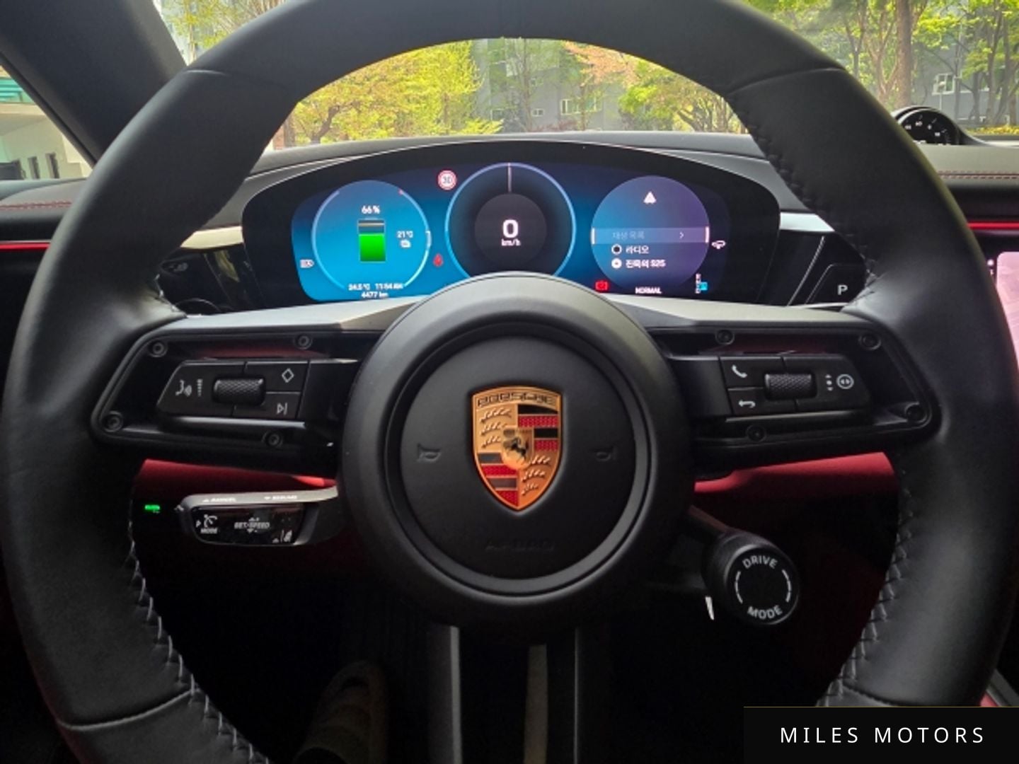 Porsche Macan 2025 — миниатюра 12