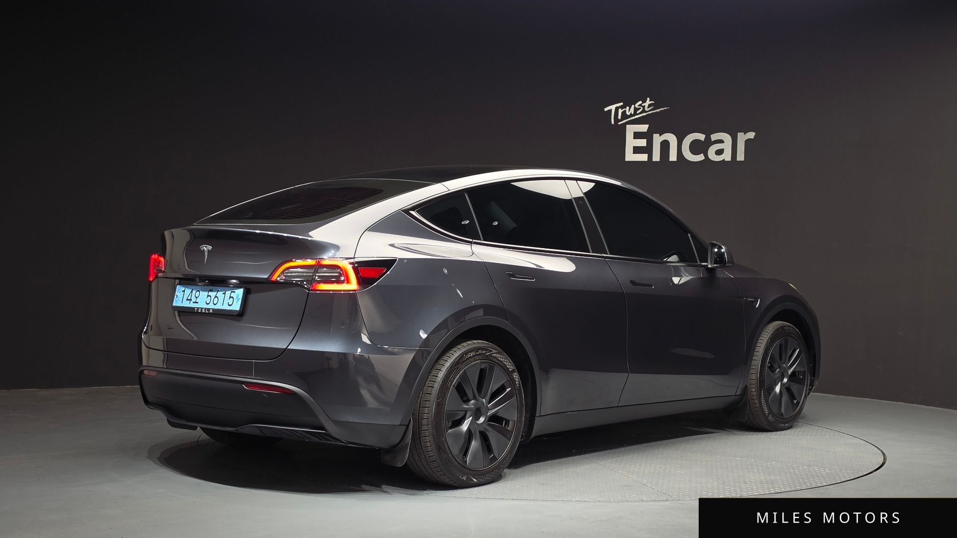 Tesla 모델 Y 2025 — миниатюра 2