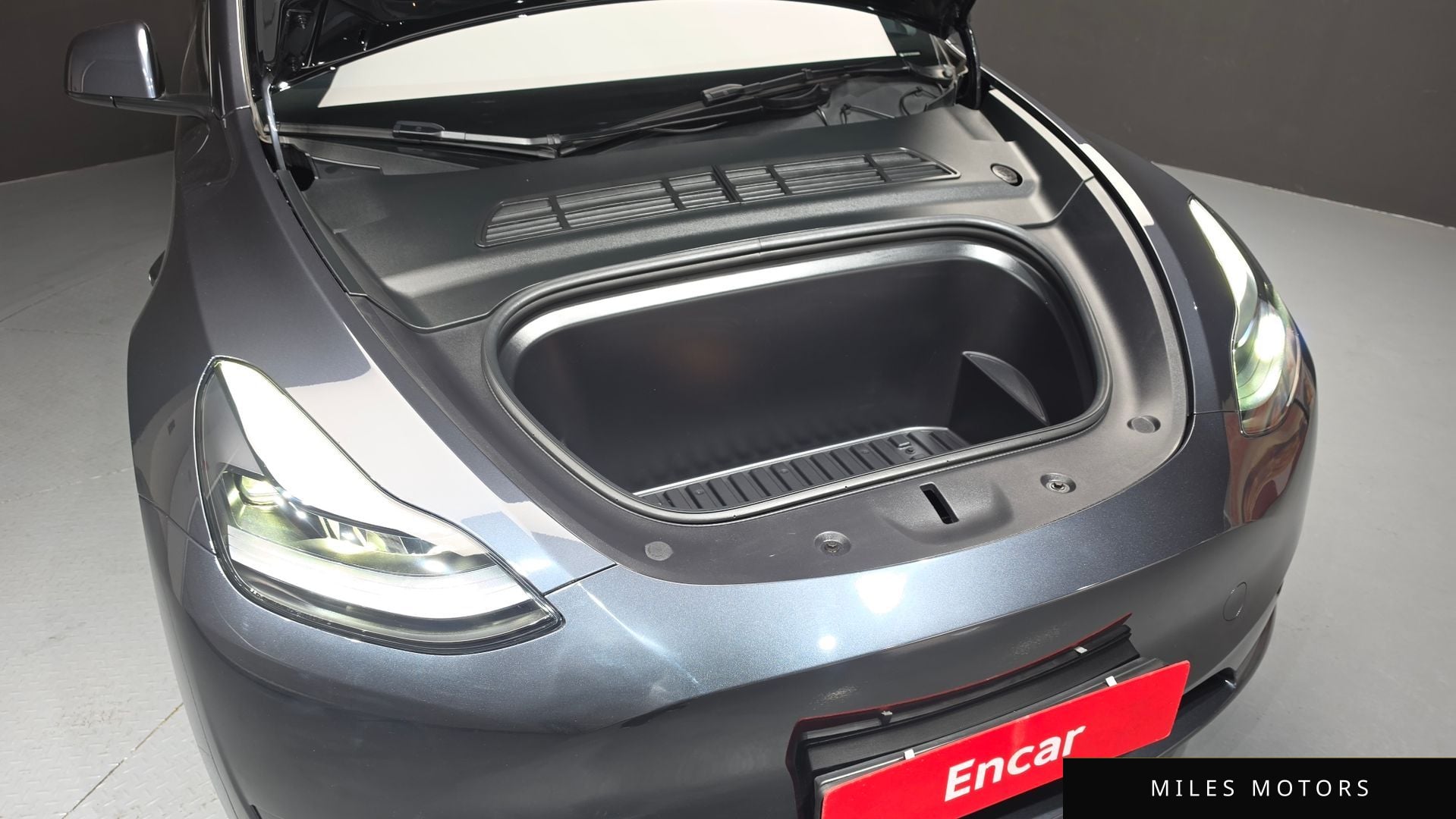 Tesla 모델 Y 2025 — миниатюра 6