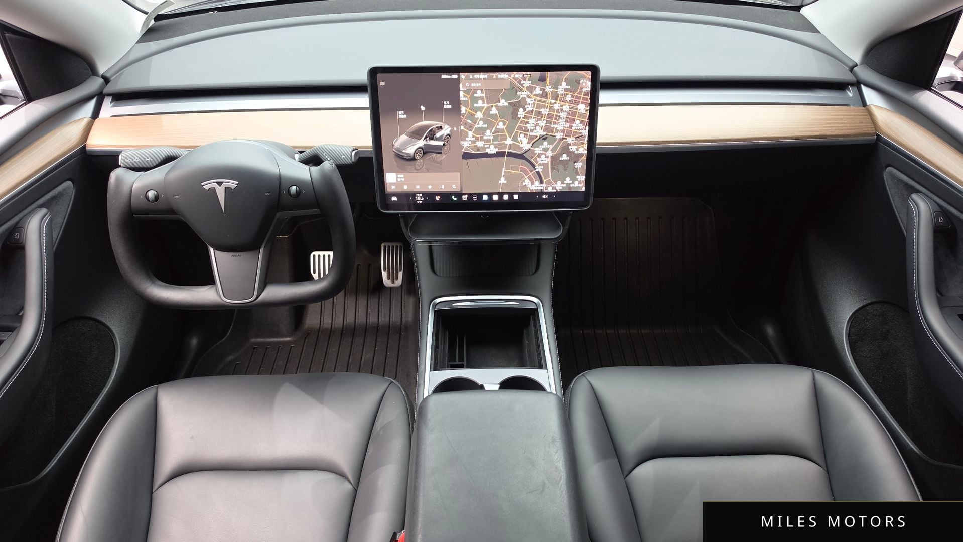 Tesla 모델 Y 2025 — миниатюра 10