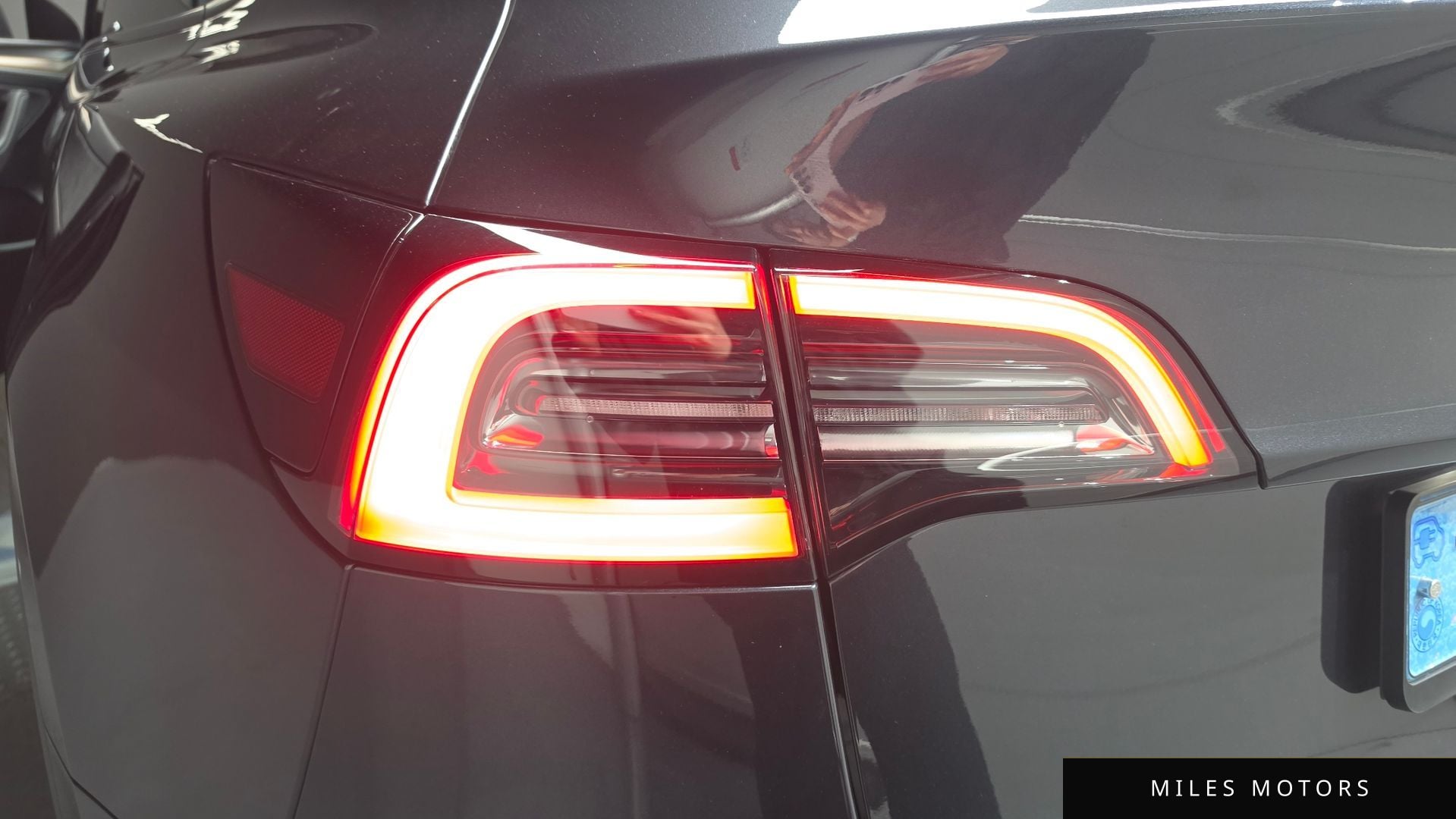 Tesla 모델 Y 2025 — миниатюра 9