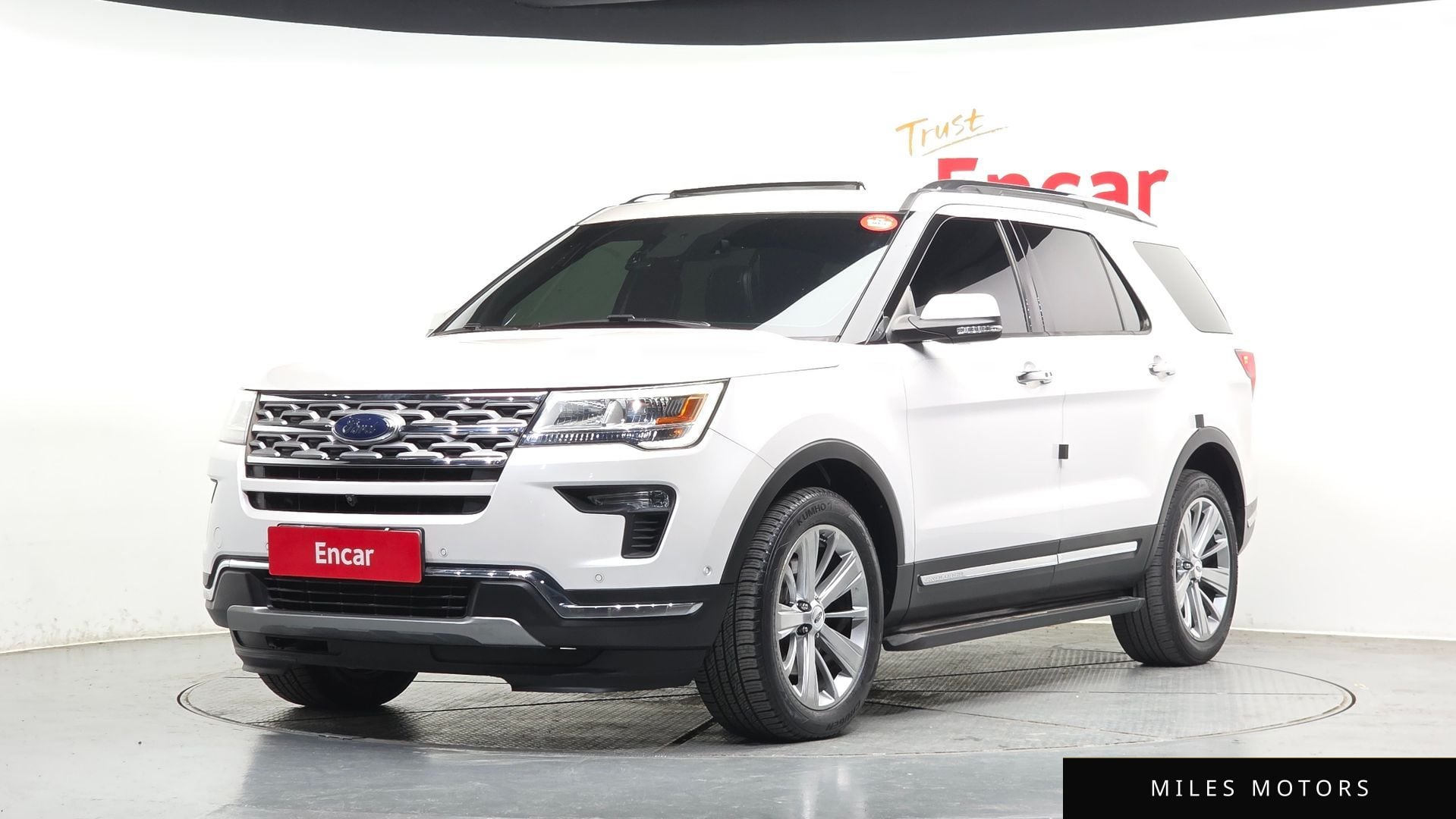 Ford Explorer 2018 — фото 1 из 12