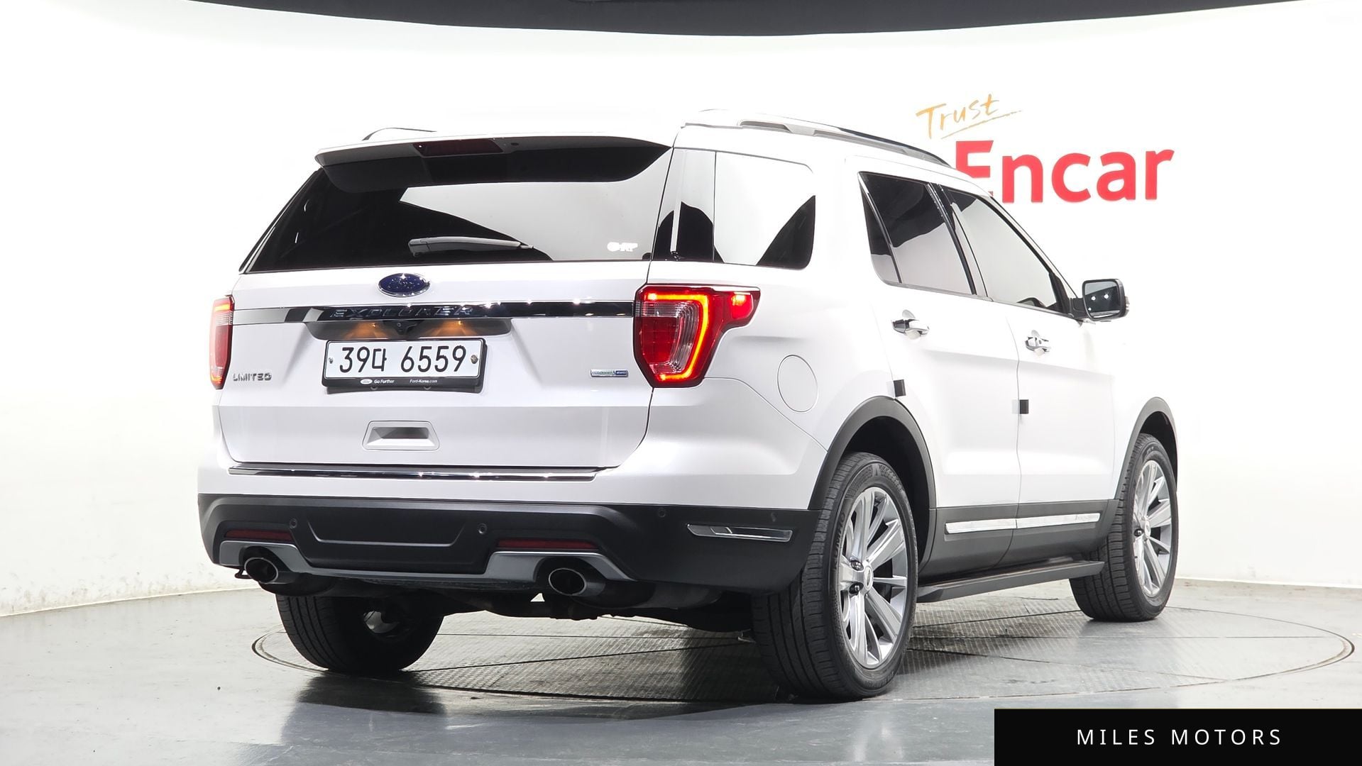 Ford Explorer 2018 — миниатюра 2