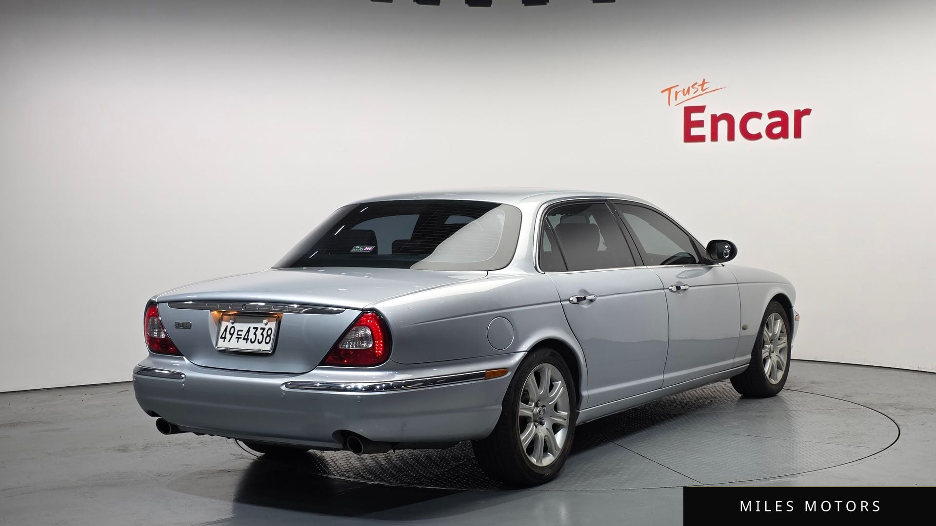 Jaguar XJ-8 2006 — миниатюра 2