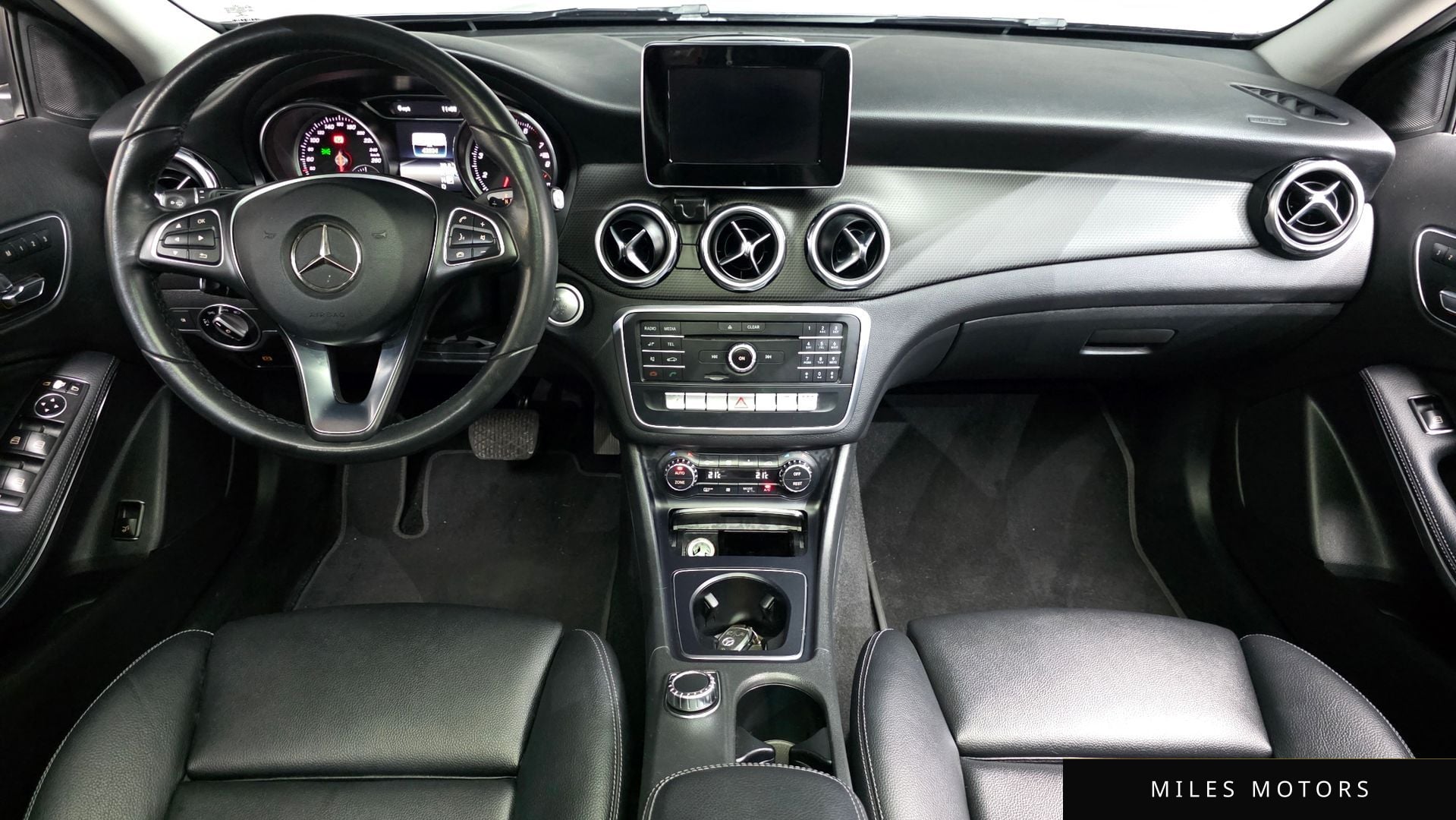 Mercedes-Benz GLA-Class X156 2018 — миниатюра 9