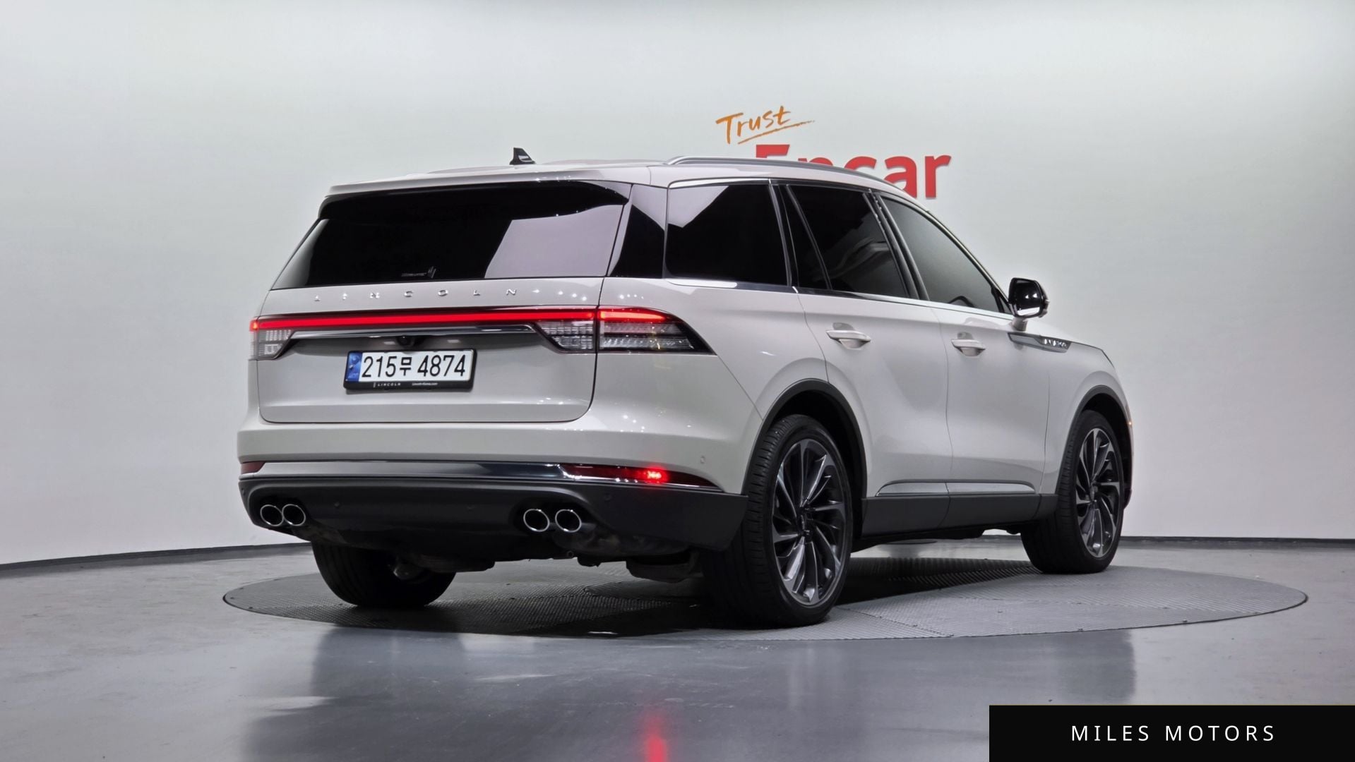 Lincoln Aviator 2023 — миниатюра 2