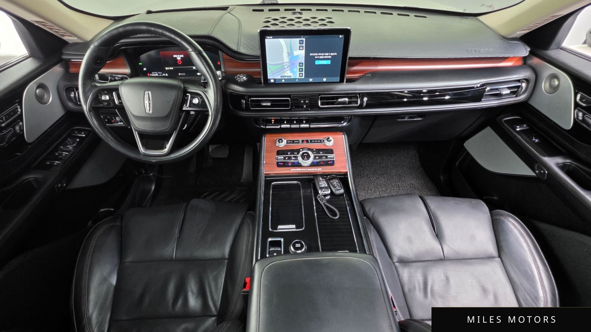 Lincoln Aviator 2023 — миниатюра 10