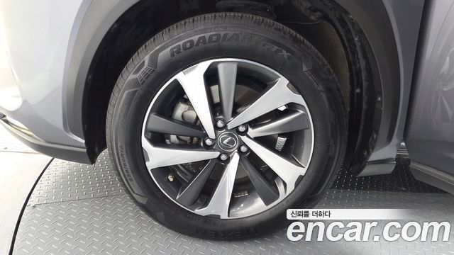 Лексус NX300h 2018 — миниатюра 5