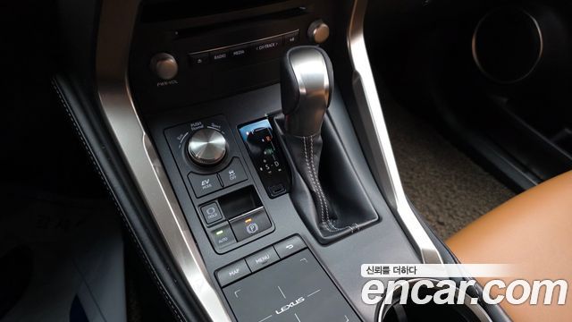 Лексус NX300h 2018 — миниатюра 12