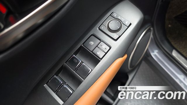 Лексус NX300h 2018 — миниатюра 27