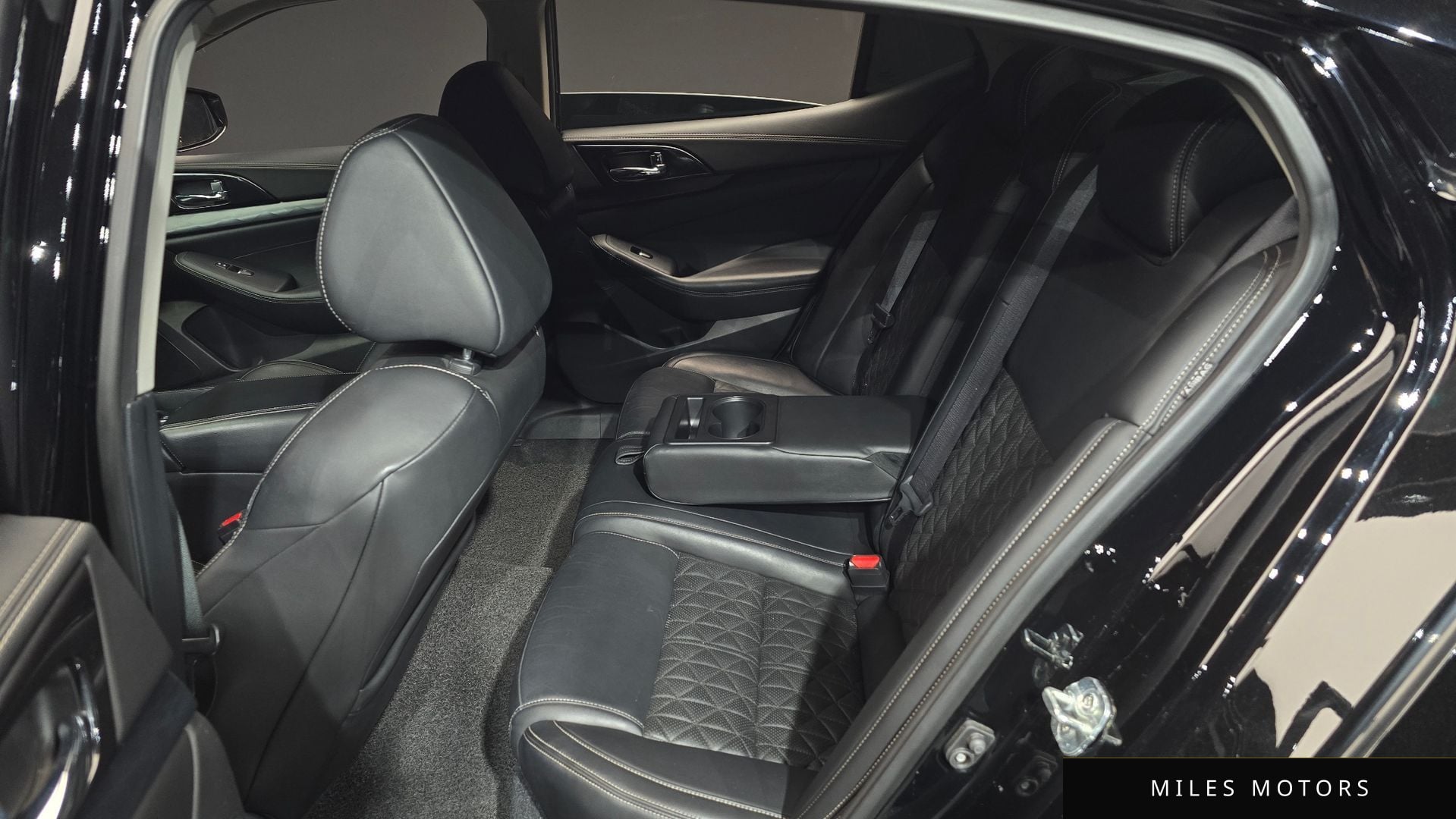 Nissan Maxima 2019 — миниатюра 12