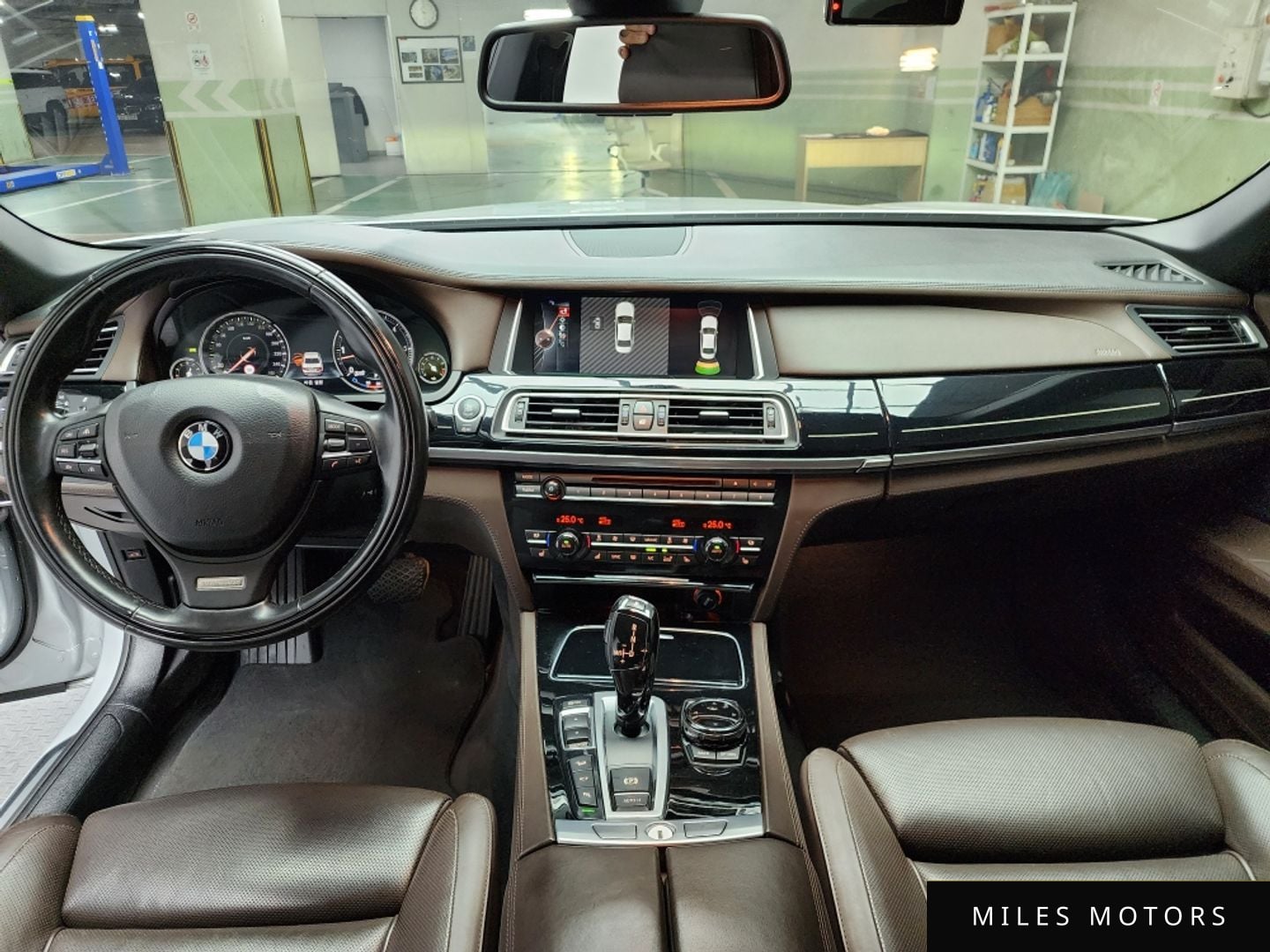 BMW 7 Series (F01) 2015 — миниатюра 6