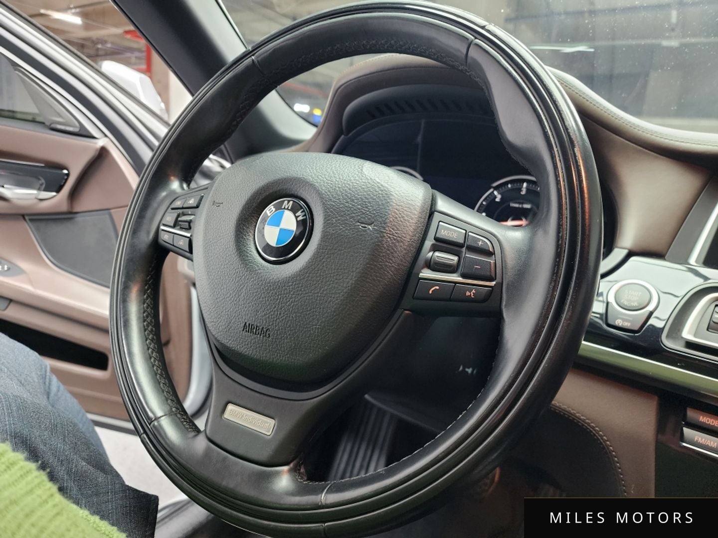 BMW 7 Series (F01) 2015 — миниатюра 11