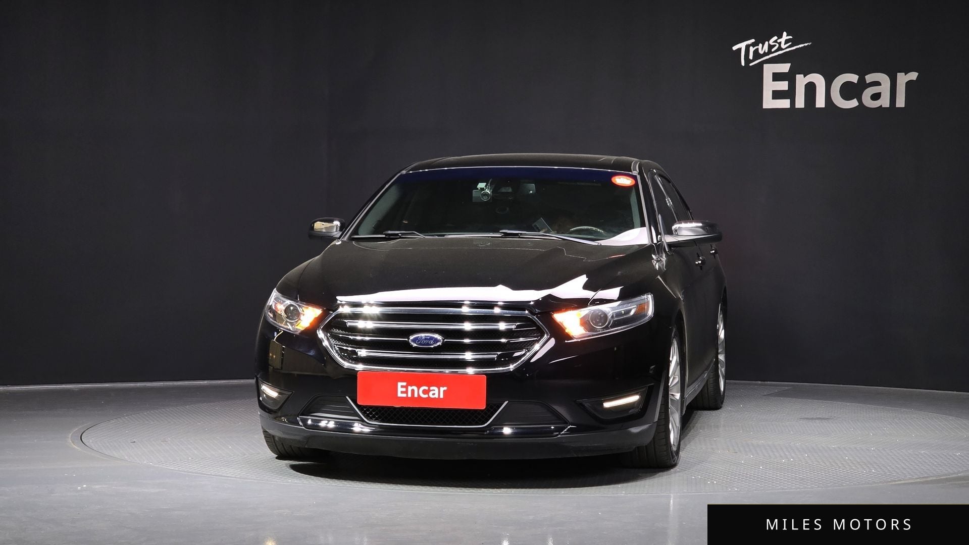 Ford Taurus 2017 — миниатюра 3