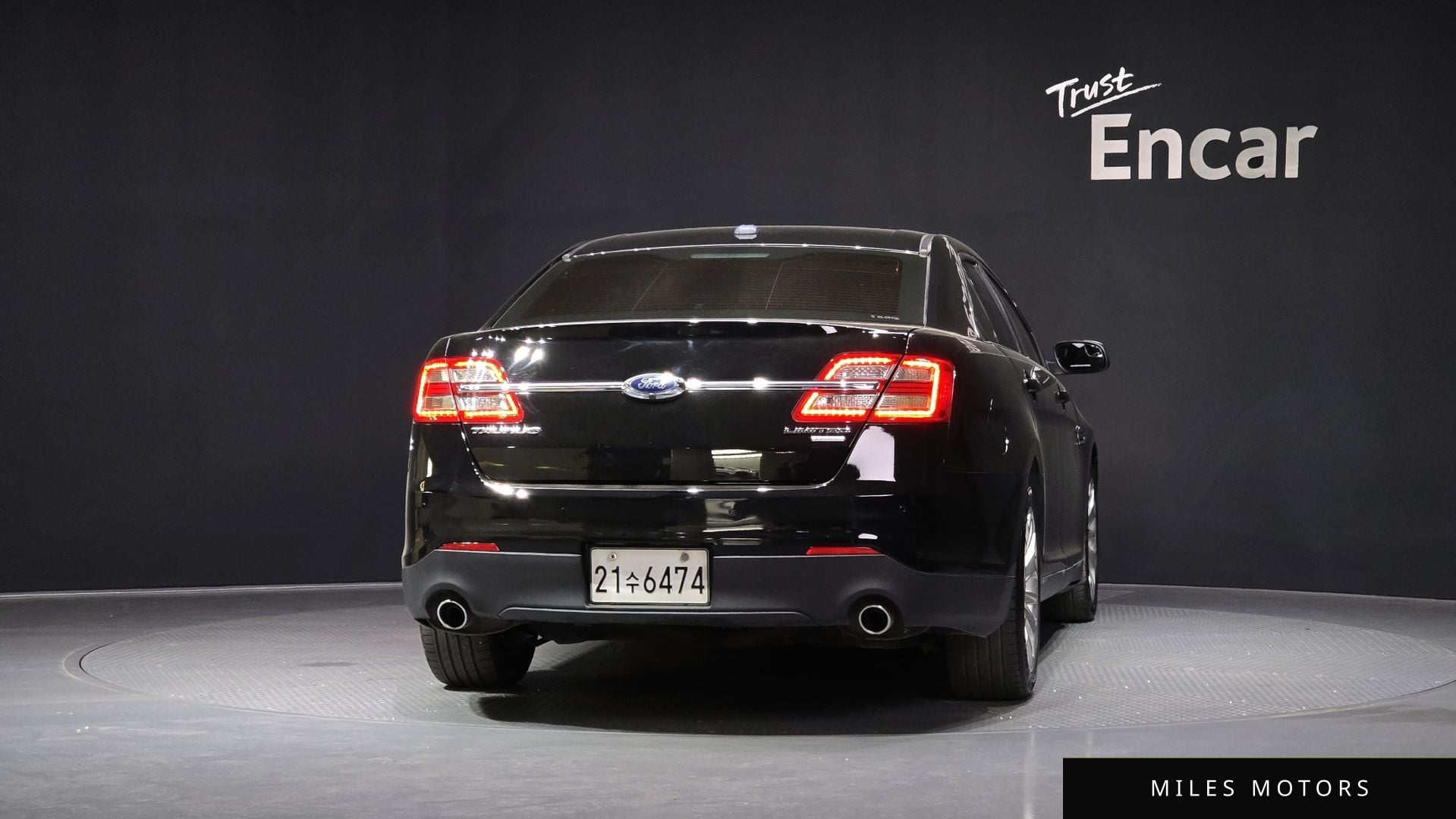 Ford Taurus 2017 — миниатюра 4