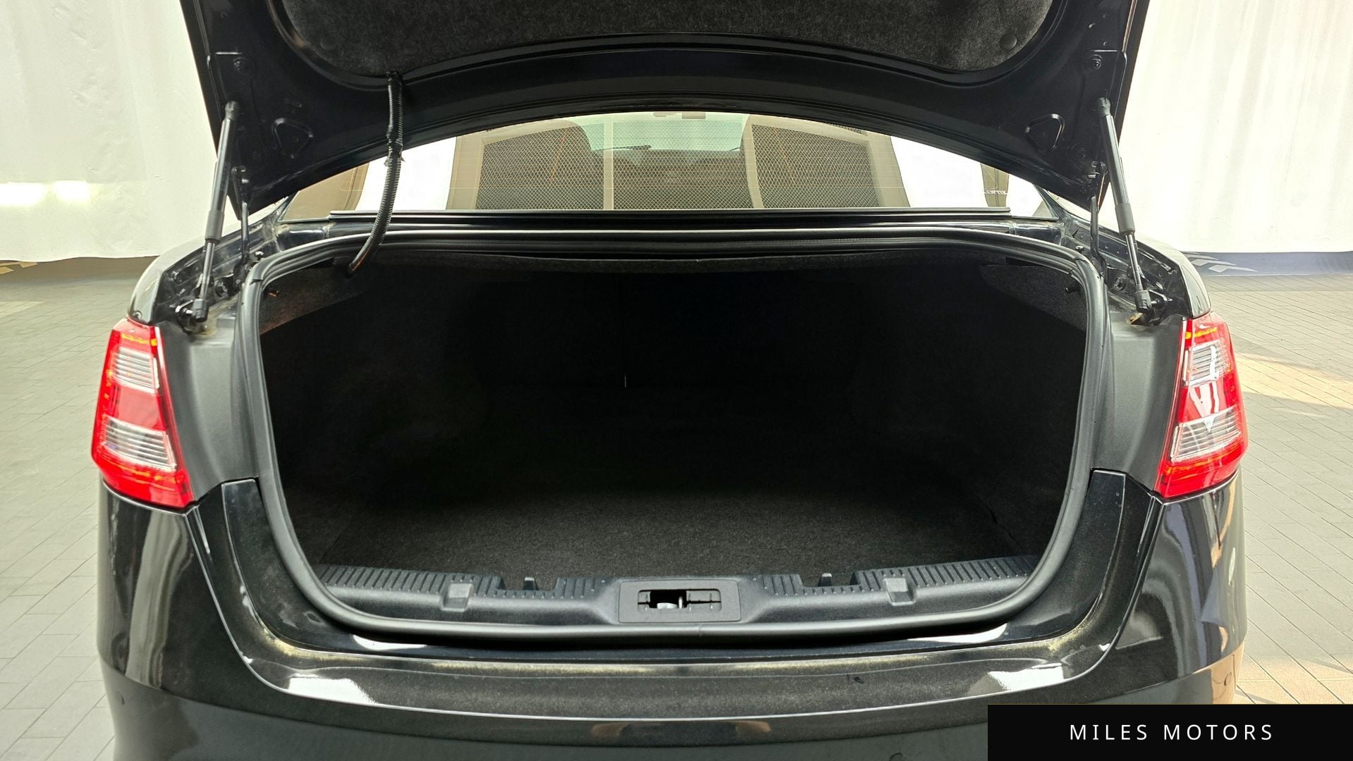 Ford Taurus 2017 — миниатюра 26