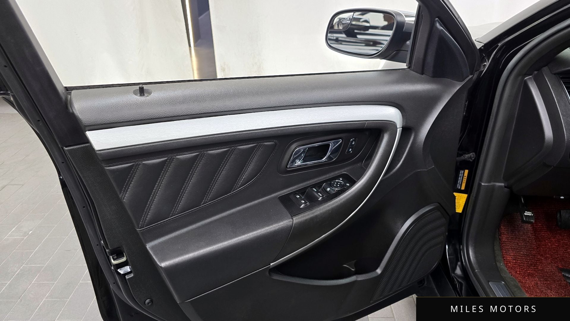 Ford Taurus 2017 — миниатюра 14