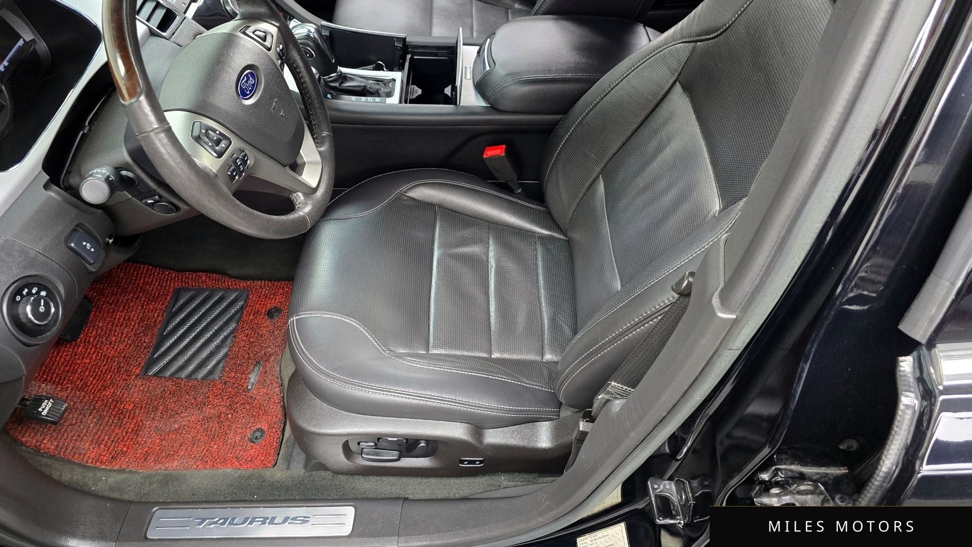 Ford Taurus 2017 — миниатюра 27