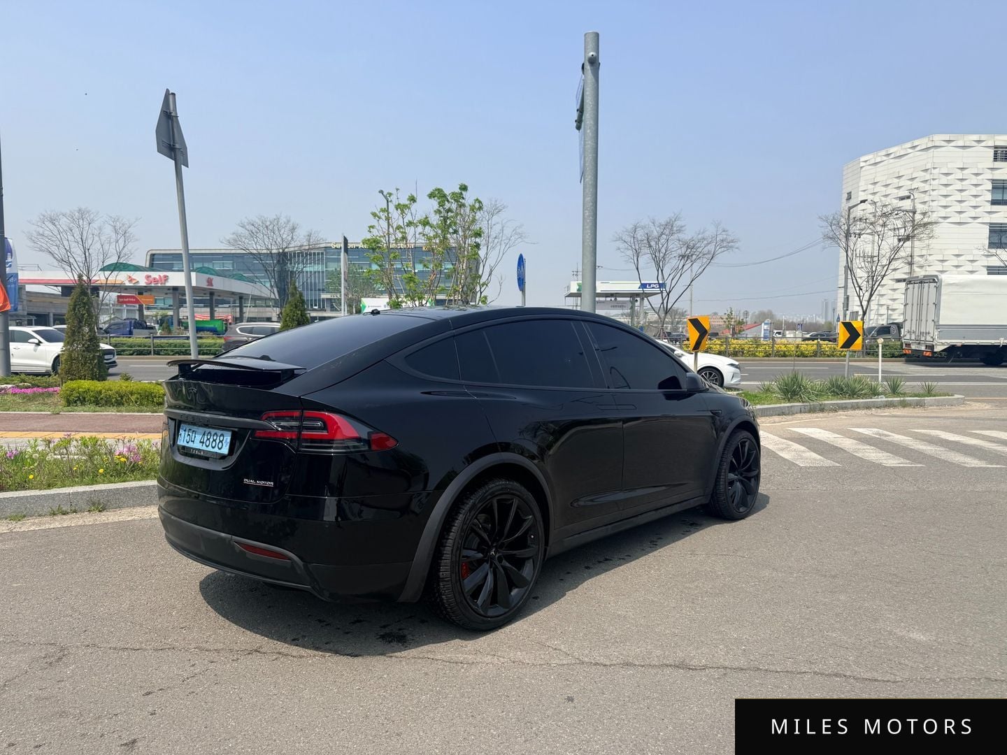 Tesla 모델 X 2020 — миниатюра 7