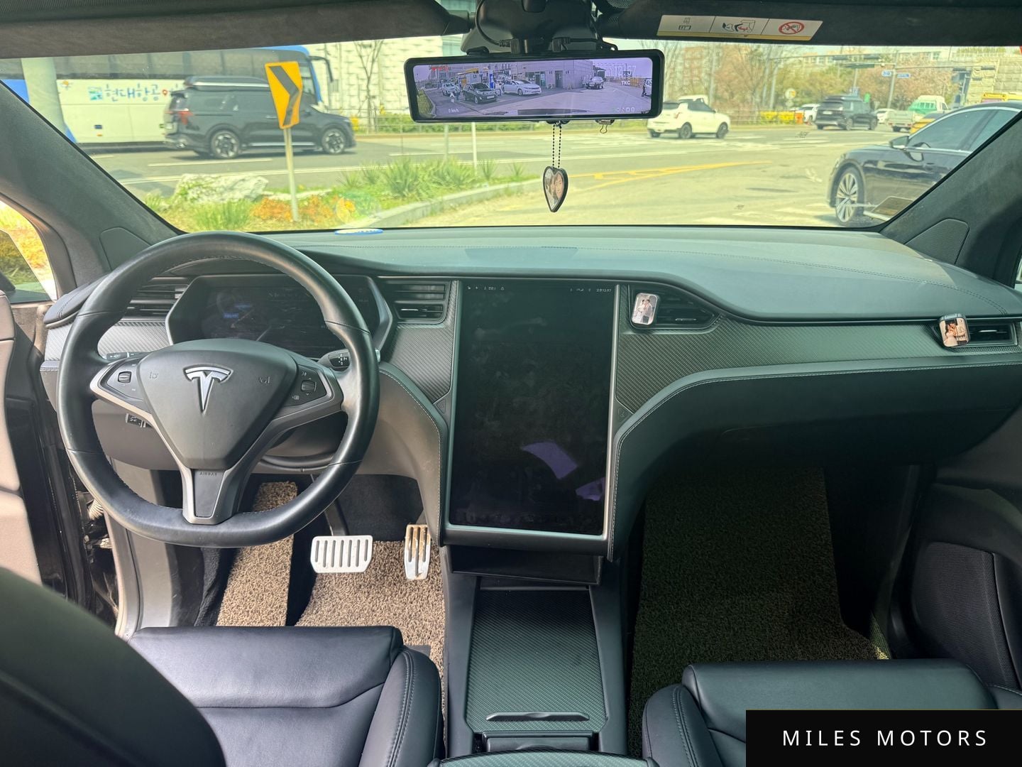Tesla 모델 X 2020 — миниатюра 12