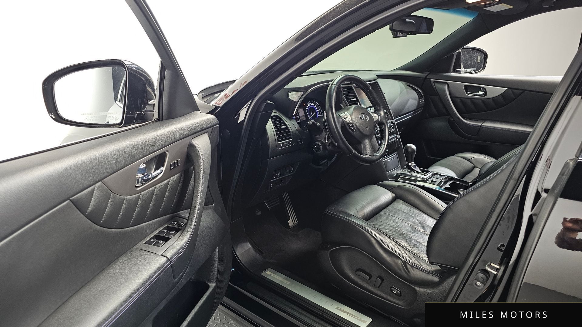 Infiniti QX70 2017 — миниатюра 10