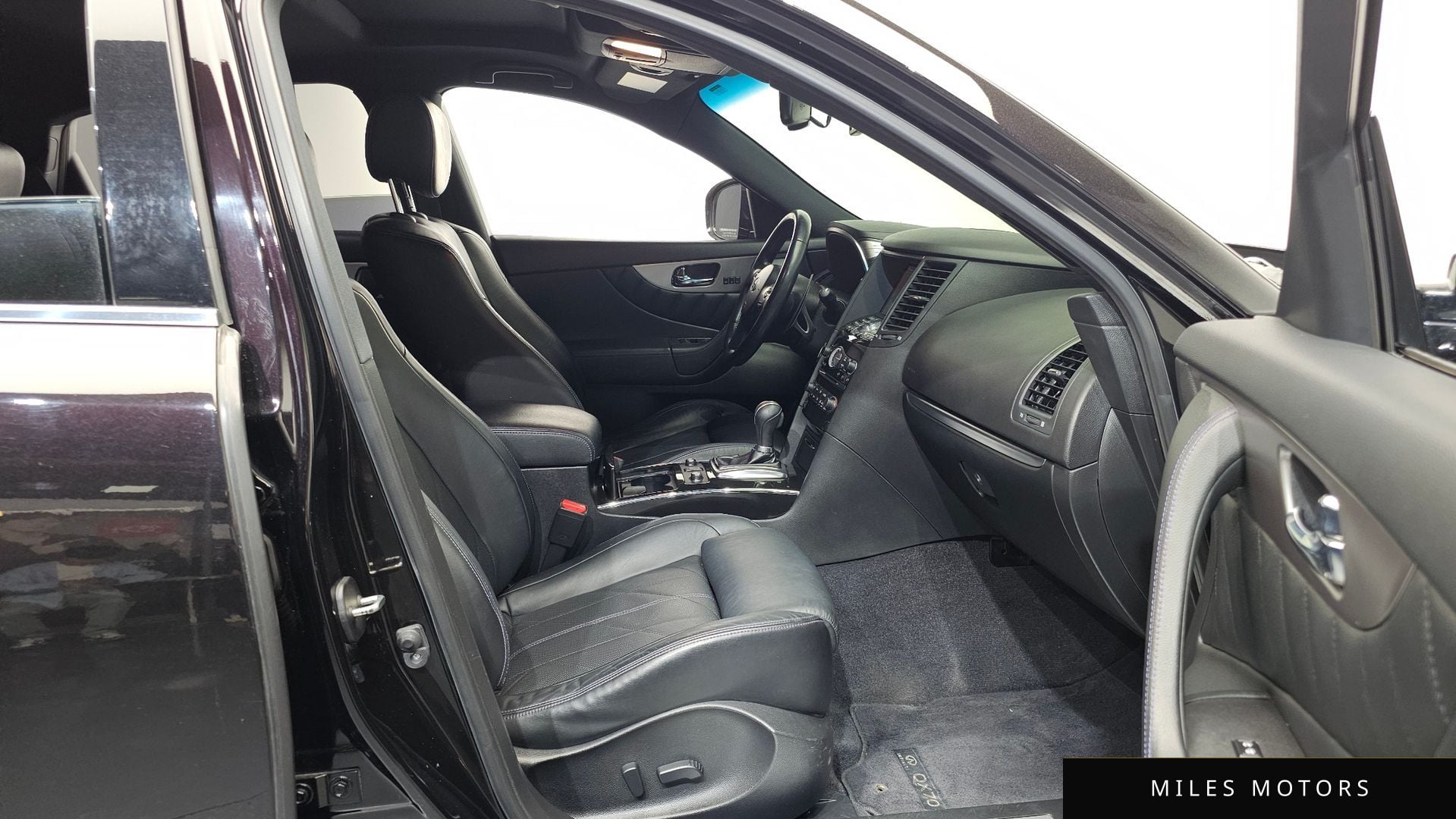 Infiniti QX70 2017 — миниатюра 11