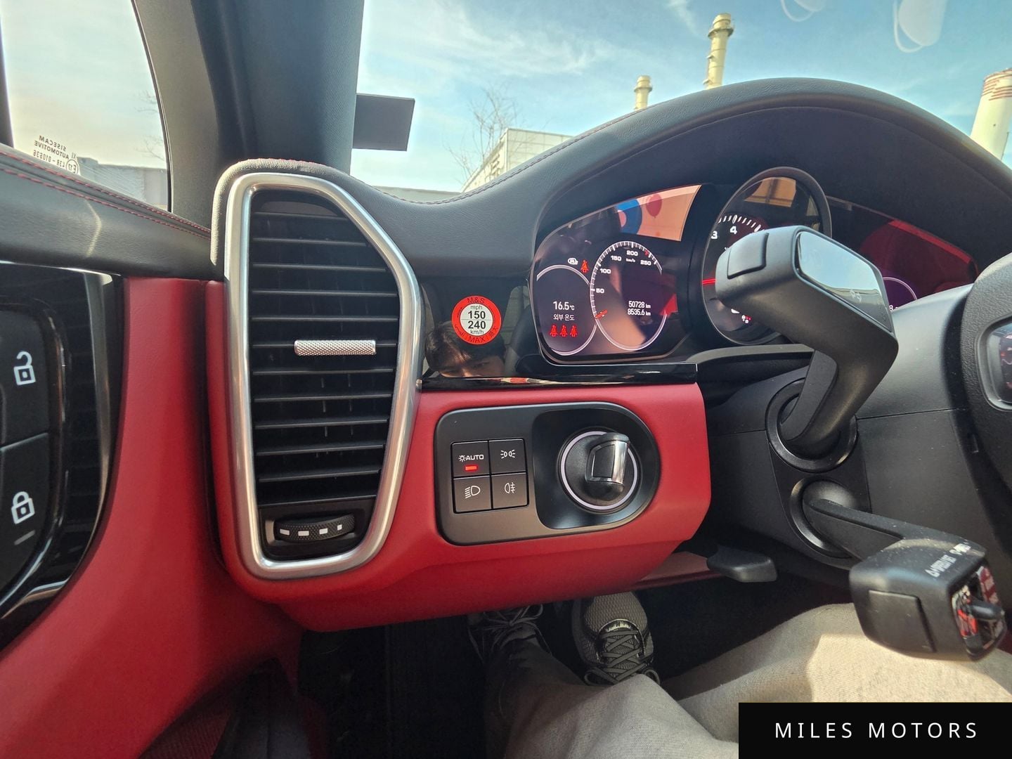 Porsche Cayenne 2023 — миниатюра 16