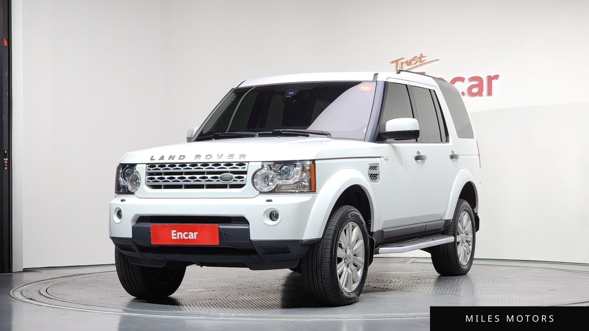 Land Rover Discovery 2013 — фото 1 из 12
