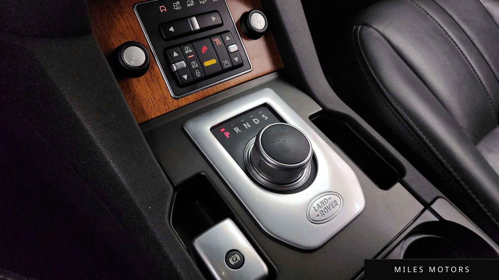Land Rover Discovery 2013 — миниатюра 9