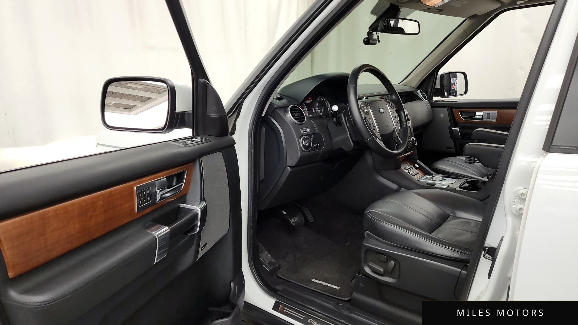Land Rover Discovery 2013 — миниатюра 10